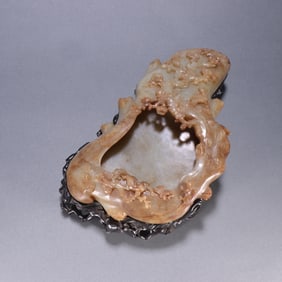 A piece of Qing Dynasty Hetian jade seed material is happy to wash the eyebrows