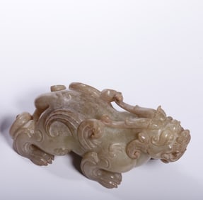 A piece of ancient Hetian jade gray skin Qinrui beast