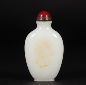 A Qing Dynasty Hetian jade snuff bottle