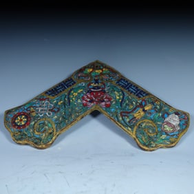 A Qing Dynasty cloisonné cloisonné enamel eight-treasure pattern decorative chime