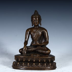 A bronze statue of Shakyamuni Buddha in the Qing Dynasty