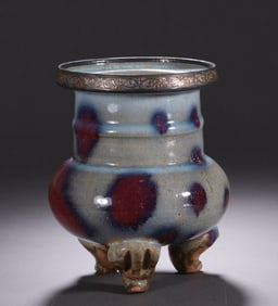 A piece of Jun porcelain three-legged furnace