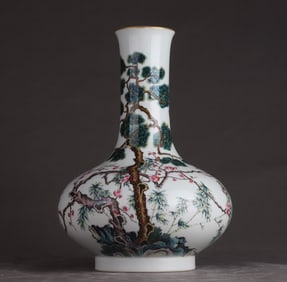 A Qing Dynasty Qianlong pastel year-cold three friends pattern appreciation bottle