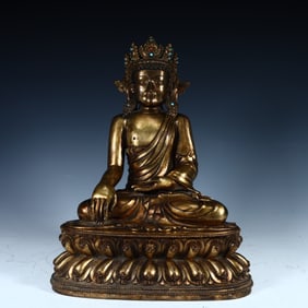 A bronze gilt Buddha statue of the Qing Dynasty