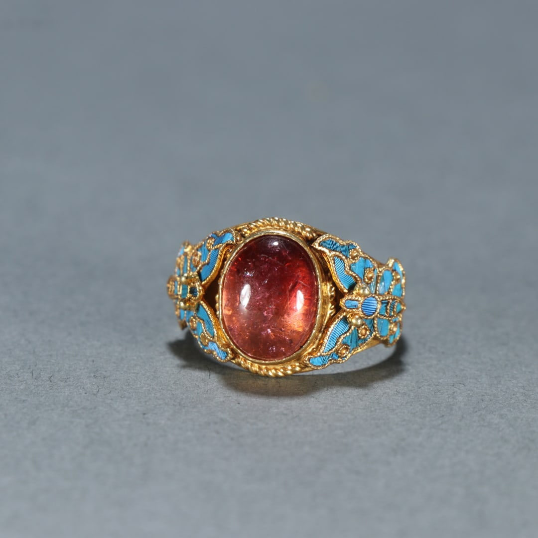 A Qing Dynasty silver-gilt tourmaline ring (1 of 8)