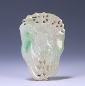 An old jade Buddha hand card of the Qing Dynasty