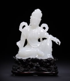 A Hetian jade Guanyin ornament