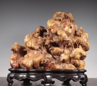 A Qing Dynasty Shoushan stone character story mountain ornament