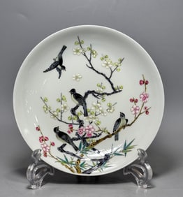A pastel magpie pattern plate made in the Yongzheng era of the Qing Dynasty