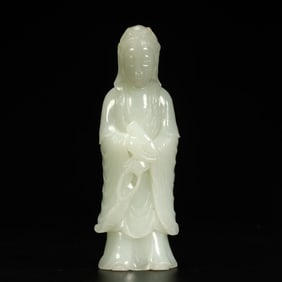 A statue of Guanyin in Hetian jade in the Qing Dynasty