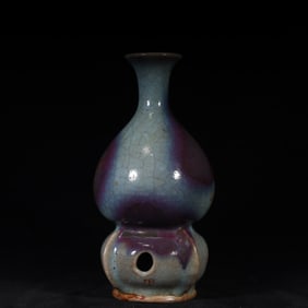 A five-plate bottle of Jun kiln red spot tower