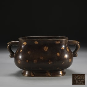 A Ming Dynasty precision-cast copper tire dotted with gold sprinkled with gold ruyi ear furnace
