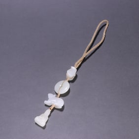 A Qing Dynasty Hetian jade pendant