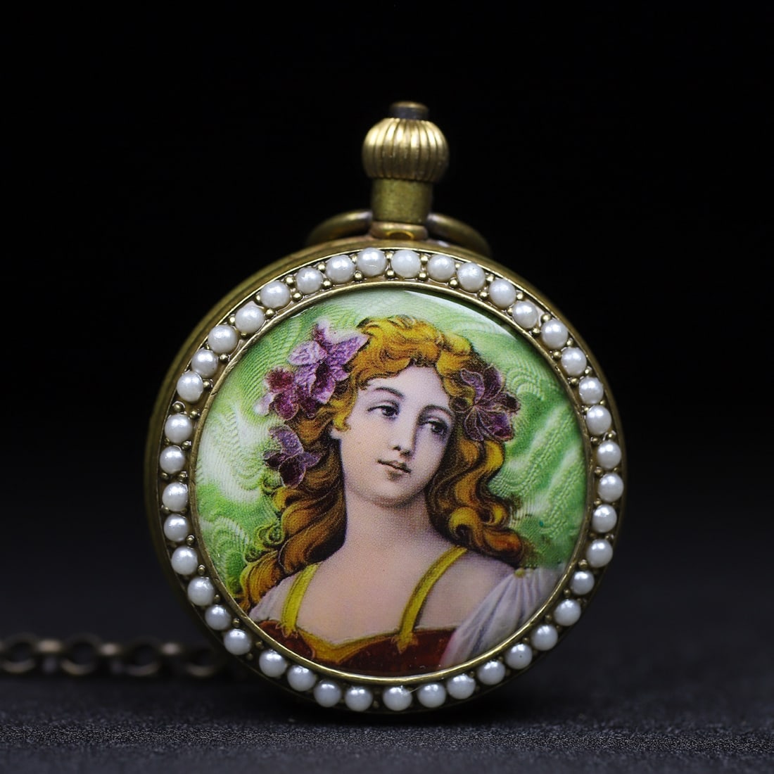 A pocket watch of Western paintings in the late Qing Dynasty (1 of 10)