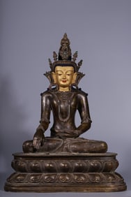 A seated statue of the Buddha of Infinite Life with a gold face in a Qing Dynasty box, gold, copper,