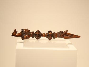 A Qing Dynasty boxwood vajra