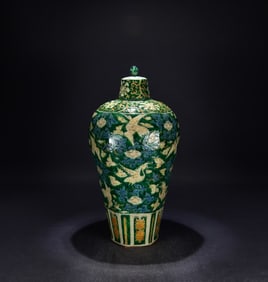 A Ming Dynasty Jiajing enamel colorful powder auspicious cloud crane pattern hexagonal plum bottle