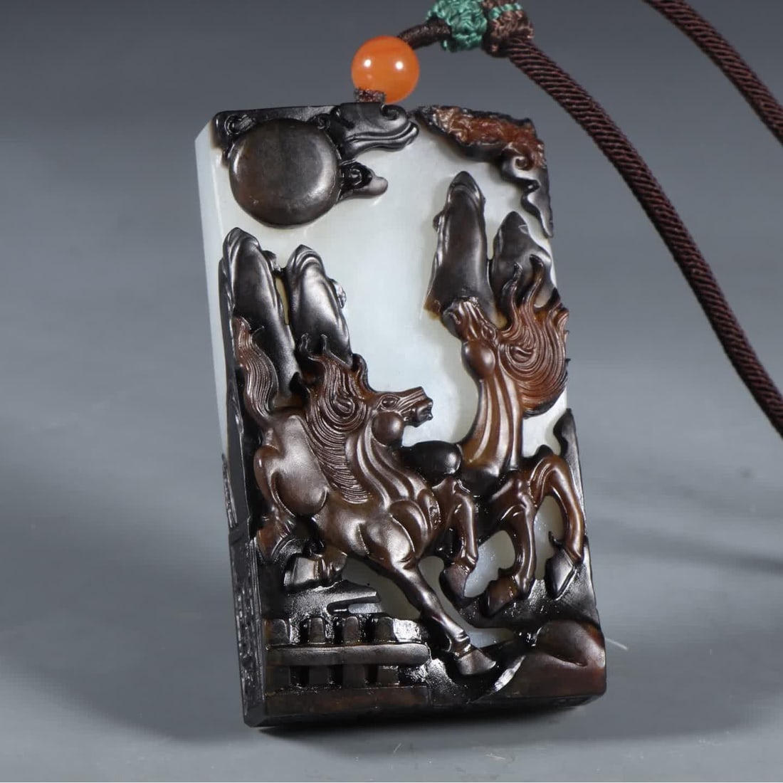 A Qing Dynasty Hetian jade carving brand: Qing Dynasty Hetian jade carving brand SIZE: L:7.3cm W:4.2cm T:1.7cm (The Dimensions Of All Batches Are Manually Measured.If You Need More Detailed Information, Please Contact Our Customer Service Bef