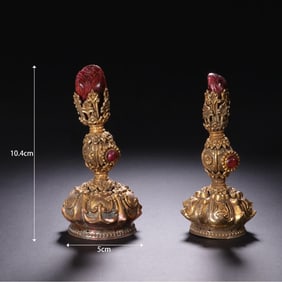 A pair of silver gilt hats of the Qing Dynasty court