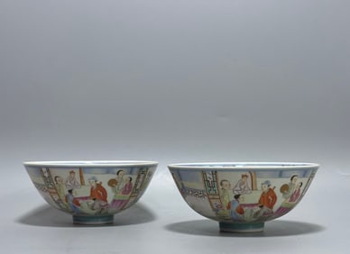 A pair of Qing Dynasty Qianlong year enamel colored gold-painted pastel amphora porcelain king