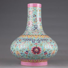 A Qing Dynasty Jiaqing pastel turquoise green flower vase