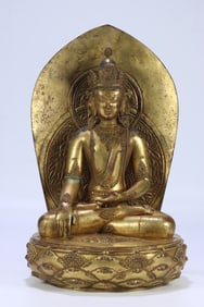 A seated statue of Guanyin in the Qing Dynasty