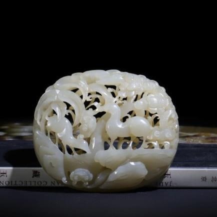 A Qing Dynasty jade carving Qiushan Luzhi tile insert: Qing Dynasty jade carving Qiushan Luzhi tile insert SIZE: L:8.4cm W:7.1cm T:1.9cm (The Dimensions Of All Batches Are Manually Measured.If You Need More Detailed Information, Please Contact Our Custome