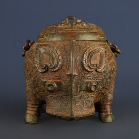 A Western Zhou bronze double-sided beast pattern beam