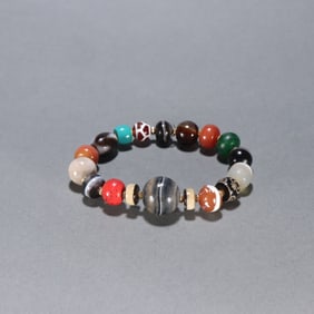 A Duobao bracelet