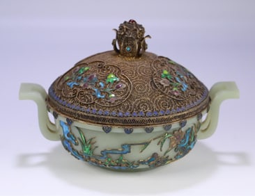 A piece of Qing Dynasty Hetian jade-wrapped silver gilt filigree baked blue floral pattern cupola
