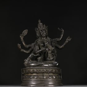 A statue of the Buddha Mother in the Qing Dynasty