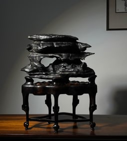 A Qing Dynasty Lingbi Stone" cave study ornament