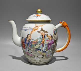 A pastel Fulu longevity pot made in the Qianlong Year of the Qing Dynasty