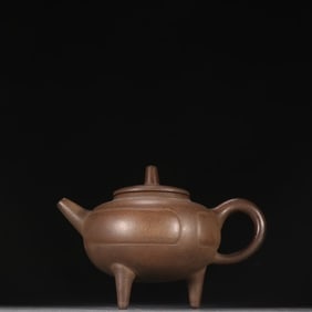 A Shipeng purple sand three-legged teapot
