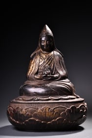 A bronze clay golden Buddha statue of Master Le Lian
