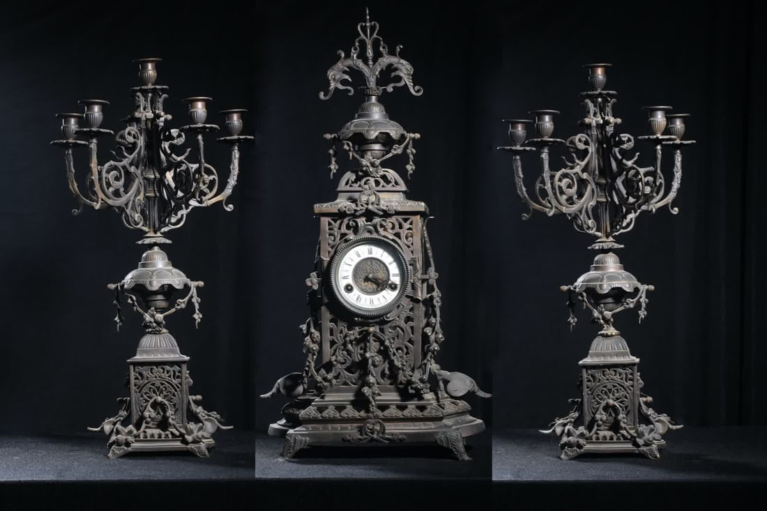 A set of European bells, peace baroque style, curly grass, floral pattern, copper seat clock, candle: European Bell Ping An Baroque Style Curly Grass Floral Pattern Copper Seat Bell Candle Holder Ornament Set of 3 Pieces SIZE: H: 70cm L: 35cm W: 22cm Candlestick H: 63cm L: 30cm W: 30cm (The Dimensions