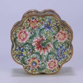 A bronze tire painting enamel entwined floral pattern flower-shaped lid box