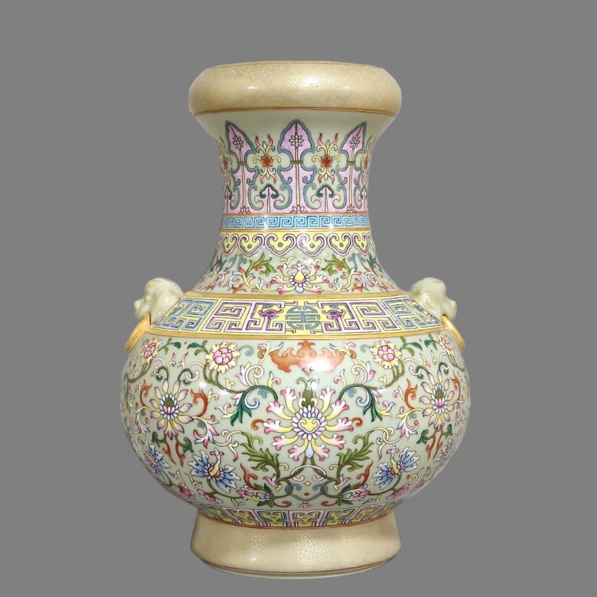 A Qing Dynasty Qianlong bean celadon painted with gold Fushou Lian Lian Binah: Qing Dynasty Qianlong bean celadon gilded Fushou Lian Binah SIZE: H:31cm D:21cm (The Dimensions Of All Batches Are Manually Measured.If You Need More Detailed Information, Please Contact Our Customer