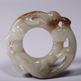 An ancient jade belt with a dragon pattern jade ring