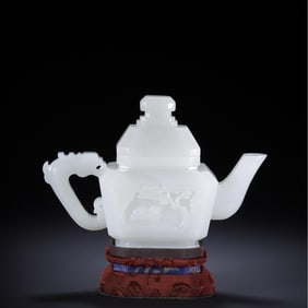 A Qing Dynasty Hetian jade pot