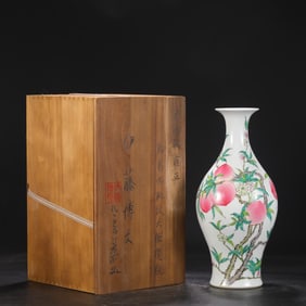 A Ming Jiajing blue and white melon ridge dragon pattern jar