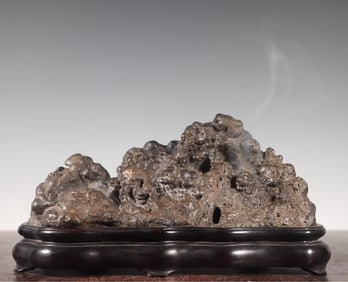 A Qing Dynasty spiritual wall pearl stone mountain ornament