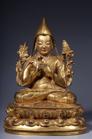 A seated statue of Tsongkhapa in copper gilt in the Qing Dynasty