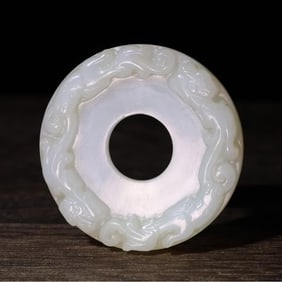 A piece of Qing Dynasty four dragons intertwined with jade jade