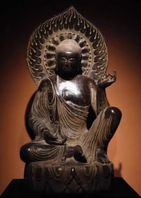 A bluestone Buddha statue of the Tang Dynasty