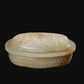 A Qing Dynasty Hetian white jade carved grass dragon pattern aroma burner