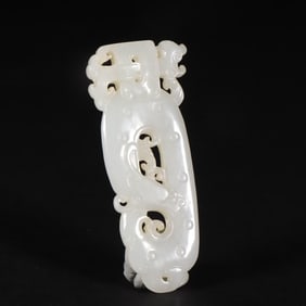 A Qing Dynasty Hetian jade dragon pendant