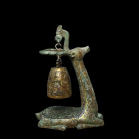 A Han Dynasty bronze golden deer wind chime