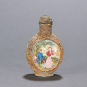 A Qing Dynasty bronze tire painting enamel window opening character story snuff bottle