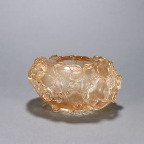 A Qing Dynasty crystal plum pattern lotus leaf-shaped water bowl
